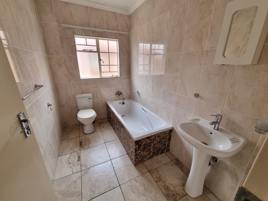To Let 3 Bedroom Property for Rent in Waterval East North West
